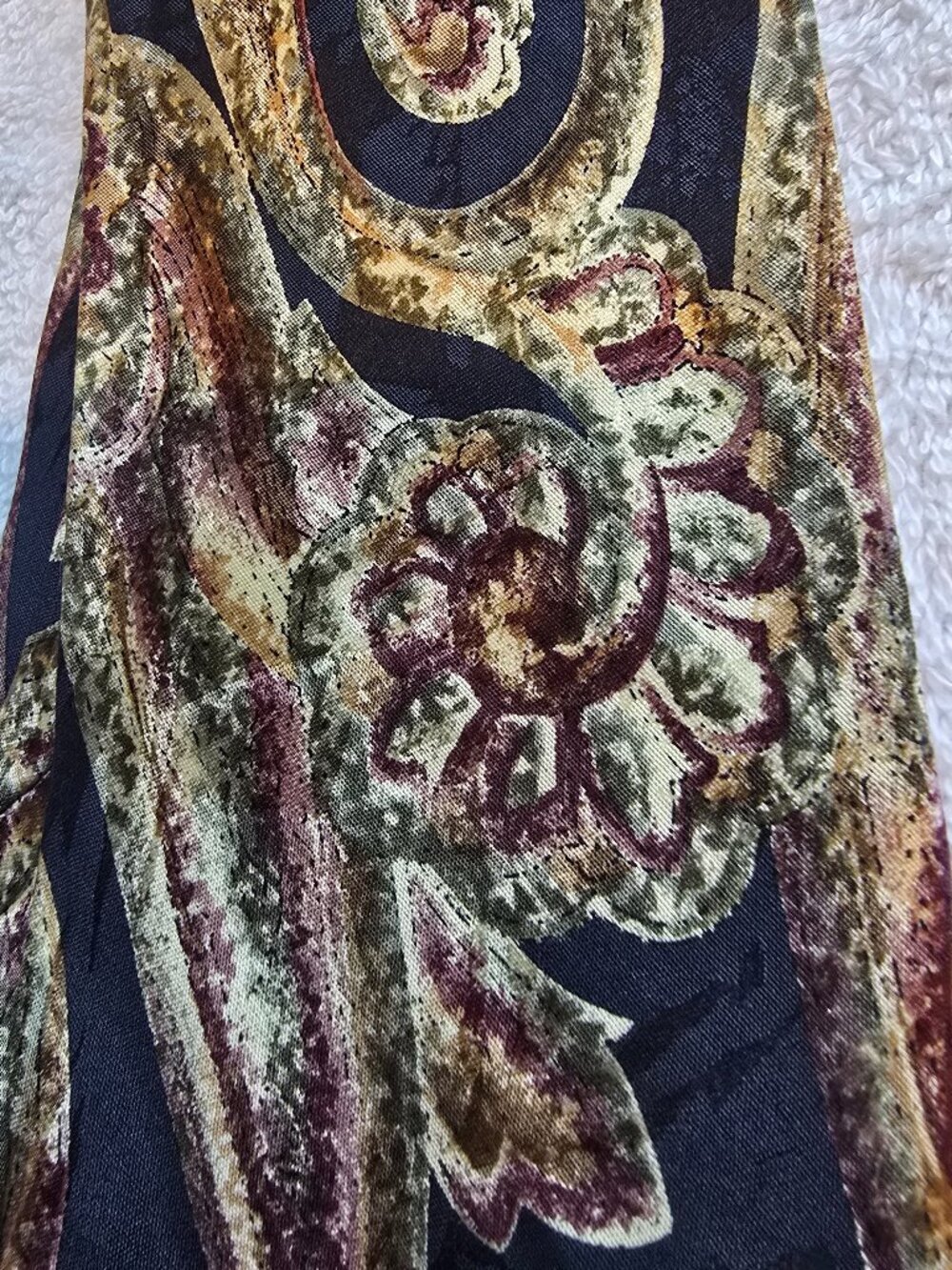 Vintage Christian Dior Monsieur Silk Tie - Paisley Pattern on Navy Background - Picture 7 of 9